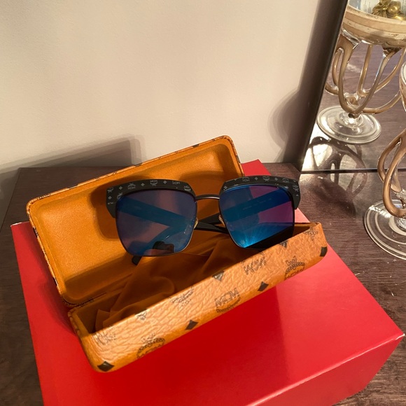 MCM sunglasses - Picture 5 of 13